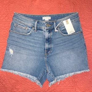 NWT Good American Cut-Off Short